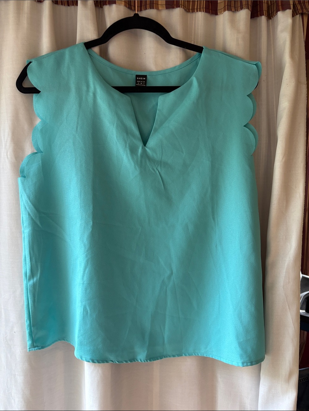 SHEIN Aqua Scallop-Edge Sleeveless V-Notch Camisole